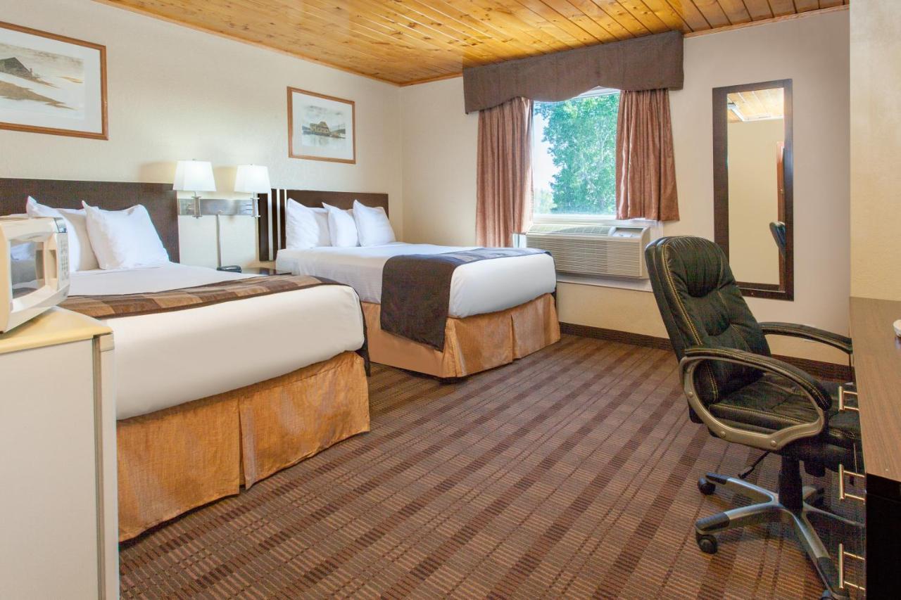 Econo Lodge Inn & Suites Medicine Hat Bagian luar foto
