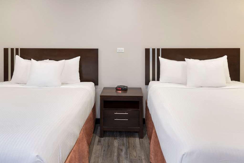 Econo Lodge Inn & Suites Medicine Hat Ruang foto