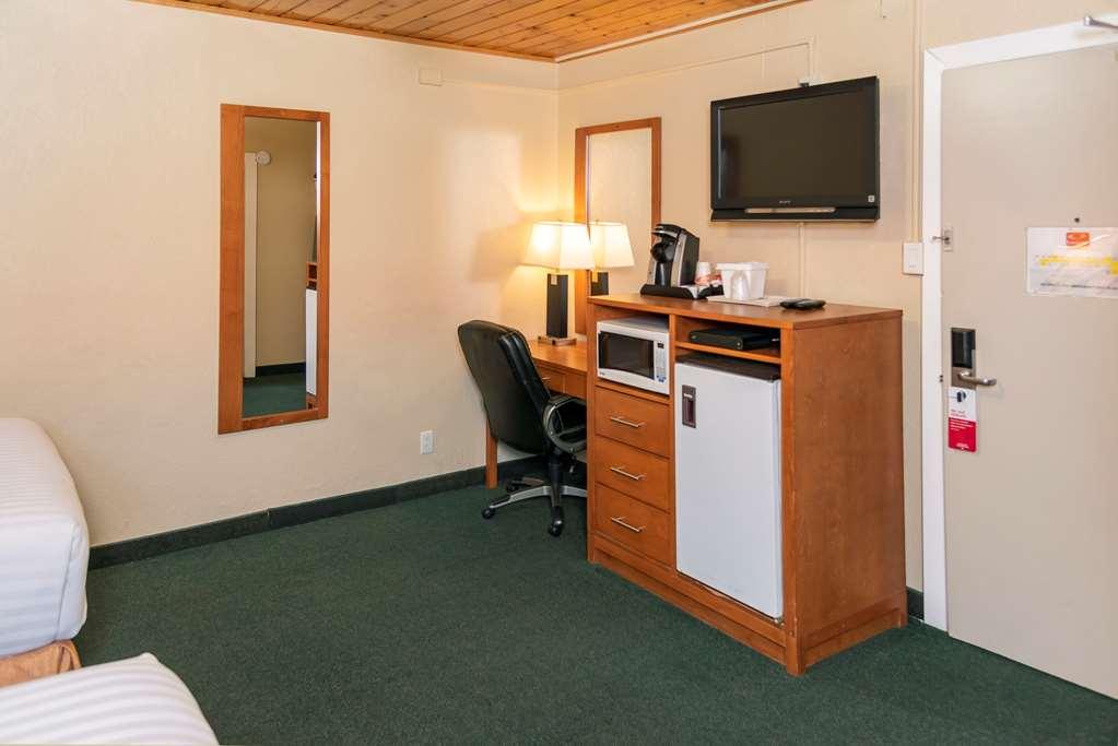 Econo Lodge Inn & Suites Medicine Hat Ruang foto
