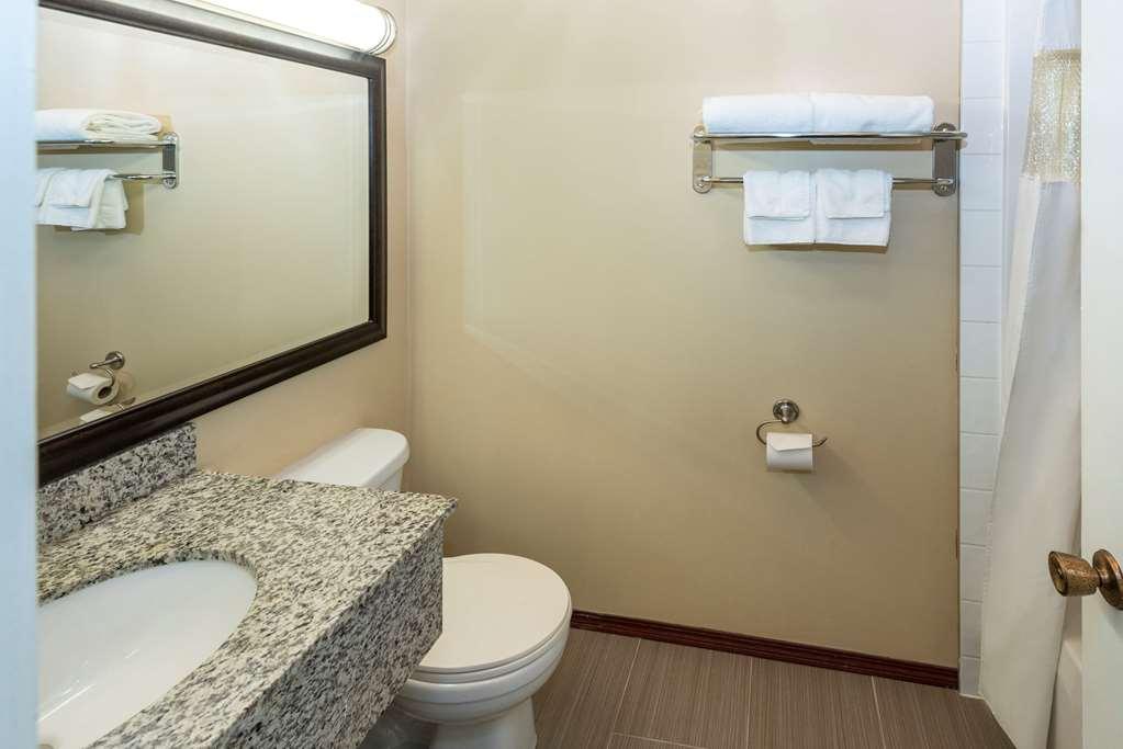 Econo Lodge Inn & Suites Medicine Hat Bagian luar foto
