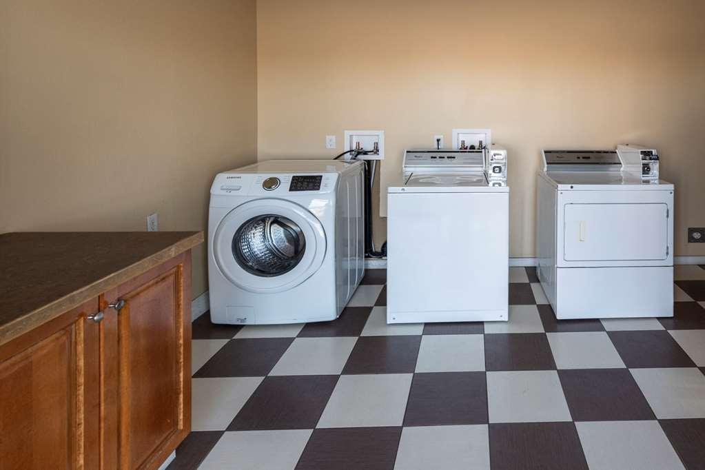 Econo Lodge Inn & Suites Medicine Hat Bagian luar foto